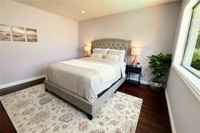 5215 Balboa Boulevard, Encino CA: https://media.crmls.org/medias/46f5433b-1ce8-4c45-8774-1a2003e3250d.jpg