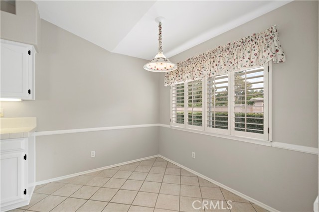 Detail Gallery Image 14 of 41 For 31813 via Campanario, Temecula,  CA 92592 - 4 Beds | 2 Baths