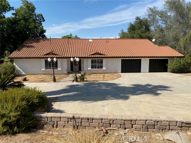 Detail Gallery Image 1 of 1 For 44610 via Vaquero, Temecula,  CA 92590 - 4 Beds | 2 Baths