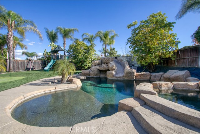 Detail Gallery Image 27 of 28 For 2545 Fairglen Pl, Corona,  CA 92881 - 4 Beds | 2/1 Baths