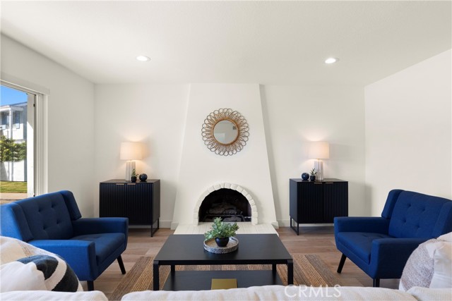21292 Bulkhead Circle, Huntington Beach CA: https://media.crmls.org/medias/46f6c5d1-f3e8-45aa-8809-754b0cdbfa58.jpg