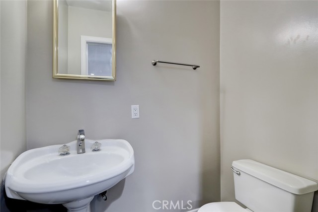 Detail Gallery Image 18 of 27 For 312 N Prospect Ave, Redondo Beach,  CA 90277 - 4 Beds | 2/1 Baths