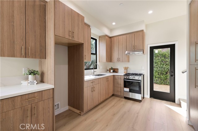 Detail Gallery Image 43 of 73 For 4026 Garden Ave, Los Angeles,  CA 90039 - 5 Beds | 4/2 Baths