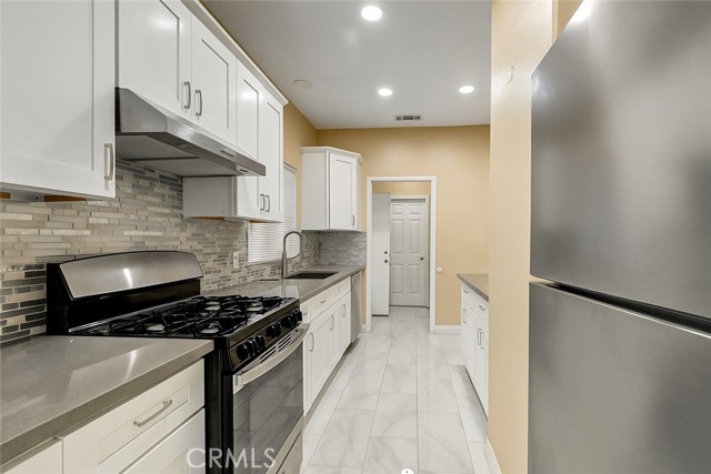 Detail Gallery Image 5 of 28 For 13203 Gyna Ln, La Puente,  CA 91746 - 4 Beds | 2/1 Baths