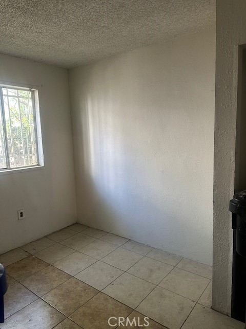 Detail Gallery Image 3 of 10 For 933 N Mountain View, San Bernardino,  CA 92410 - – Beds | – Baths