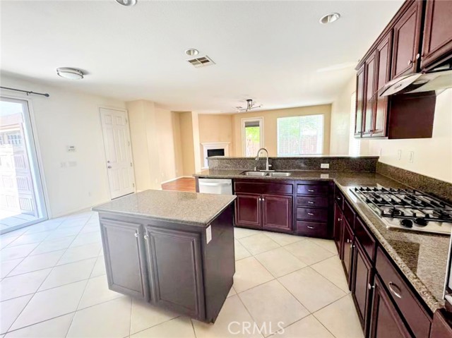 14601 Westfield Avenue, Chino CA: https://media.crmls.org/medias/46f92909-5b4c-4cc7-9704-6c961d917db1.jpg