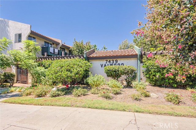 Detail Gallery Image 1 of 1 For 7439 Woodman Ave #29,  Van Nuys,  CA 91405 - 2 Beds | 1 Baths