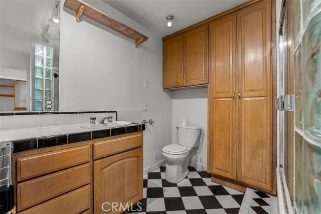 55 B Surfside Avenue, Surfside CA: https://media.crmls.org/medias/46fa0a99-9920-42ce-8609-5ee3bfcf444c.jpg