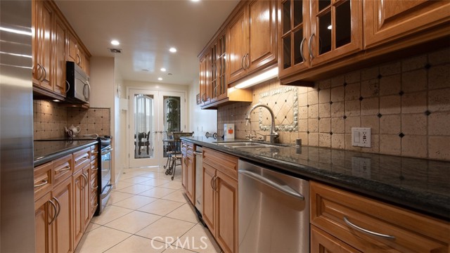 Detail Gallery Image 23 of 55 For 1155 N Brand Bld #1101,  Glendale,  CA 91202 - 3 Beds | 2 Baths