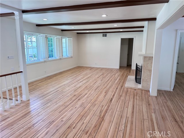 5369 Topeka Drive, Tarzana CA: https://media.crmls.org/medias/46faf337-b279-49f2-b10e-0bc774304da5.jpg