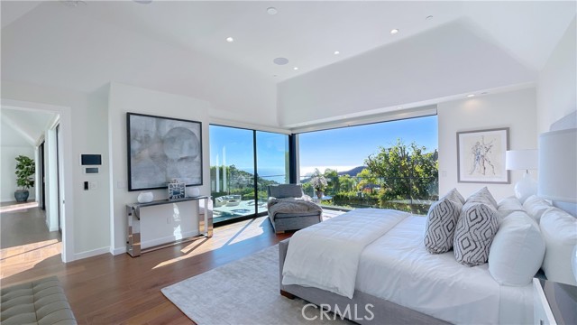 Detail Gallery Image 4 of 40 For 1187 Piedra Morada Dr, Pacific Palisades,  CA 90272 - 6 Beds | 6/1 Baths