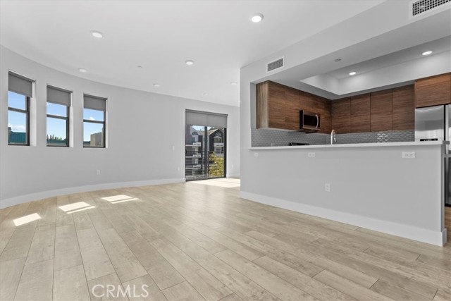 Detail Gallery Image 8 of 21 For 4383 Sepulveda Bld #201,  Sherman Oaks,  CA 91403 - 2 Beds | 2 Baths