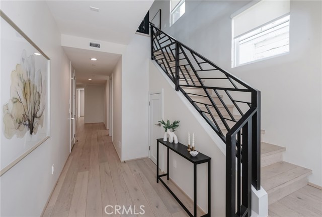 223 Irena Avenue, Redondo Beach, California 90277, 4 Bedrooms Bedrooms, ,4 BathroomsBathrooms,Residential,For Sale,Irena,SB25254754