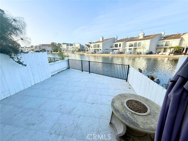 Detail Gallery Image 3 of 8 For 3625 Windspun, Huntington Beach,  CA 92649 - 3 Beds | 3/1 Baths
