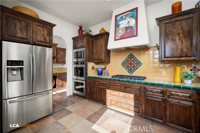 Detail Gallery Image 11 of 54 For 15001 Colonia De Las Rosas, Bakersfield,  CA 93306 - 4 Beds | 3/1 Baths