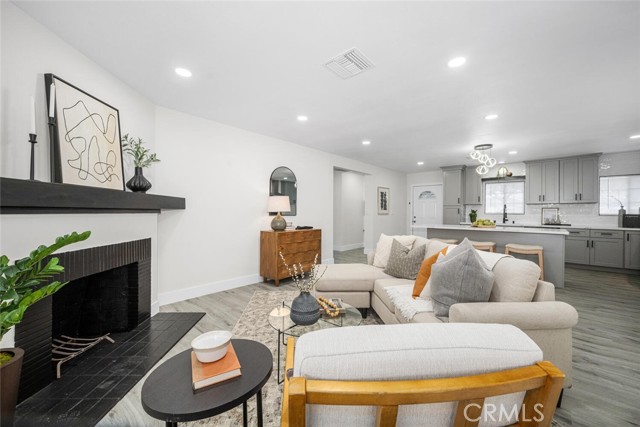 Detail Gallery Image 10 of 31 For 2612 Manhattan Beach Bld, Gardena,  CA 90249 - 3 Beds | 2 Baths