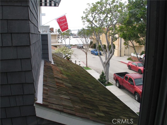Detail Gallery Image 9 of 20 For 112 Pearl Ave, Newport Beach,  CA 92662 - 3 Beds | 3 Baths
