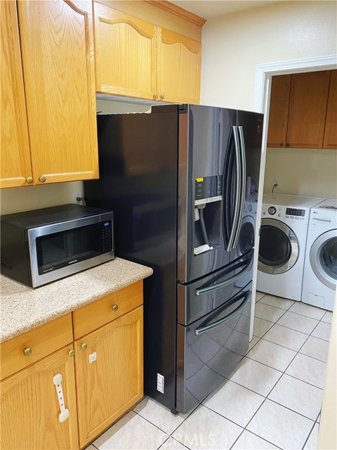 Detail Gallery Image 3 of 10 For 723 S. Sierra Vista #C,  Alhambra,  CA 91801 - 4 Beds | 3 Baths