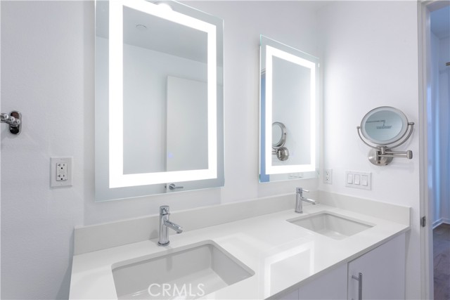 4831 Craner Avenue, North Hollywood CA: https://media.crmls.org/medias/46fed353-88a8-4942-83e1-c2da9afc6967.jpg