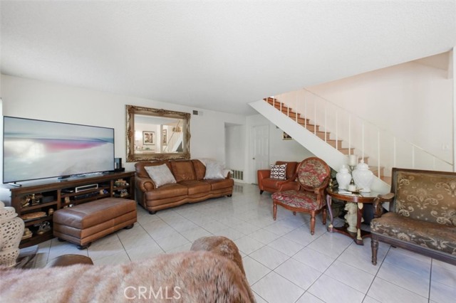 Image 19 of 72 For 6266 Shaker  