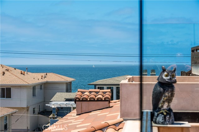 1407 S Catalina Avenue, Redondo Beach CA: https://media.crmls.org/medias/46ffc786-eb9a-4574-b72b-0076b2c07097.jpg