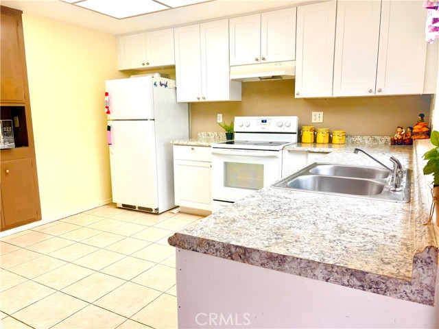 Detail Gallery Image 11 of 36 For 5410 Barrett Cir, Buena Park,  CA 90621 - 3 Beds | 2/1 Baths