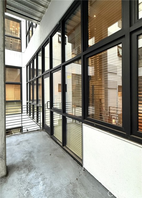 Detail Gallery Image 3 of 29 For 1100 S Grand, Los Angeles,  CA 90015 - 2 Beds | 2 Baths