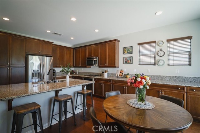 Detail Gallery Image 15 of 44 For 32804 Red Carriage Rd, Winchester,  CA 92596 - 5 Beds | 3 Baths