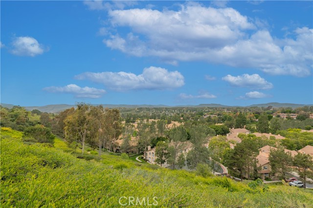 56 Egret Lane, Aliso Viejo CA: https://media.crmls.org/medias/470270c1-355e-41c9-a213-713c9154f2c8.jpg
