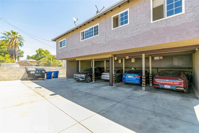 6923 Ben Avenue, North Hollywood CA: https://media.crmls.org/medias/4702e585-9b1e-4d47-8d12-4204c33dede5.jpg