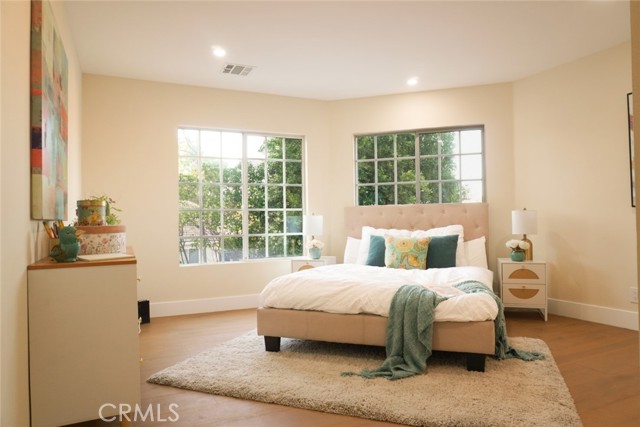 23242 Burbank Boulevard, Woodland Hills CA: https://media.crmls.org/medias/4703974d-ad8b-45ed-99b1-1966a23a959a.jpg