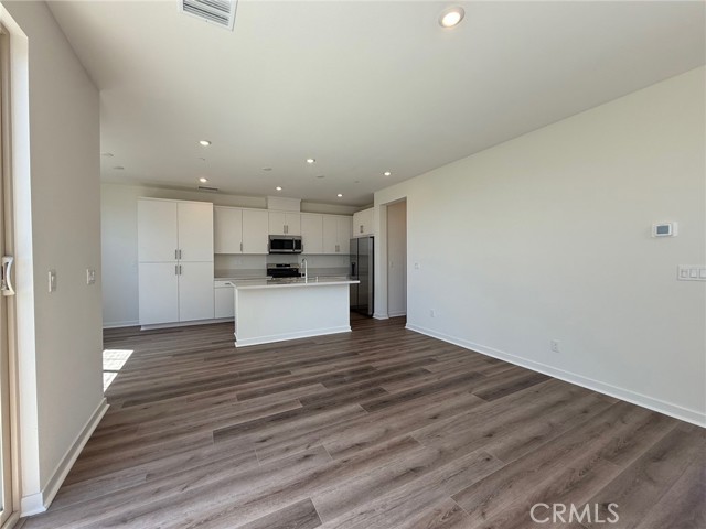 15943 Blue Cooper Way, Fontana CA: https://media.crmls.org/medias/470428e2-7853-41d4-83b6-e0bd439f5098.jpg