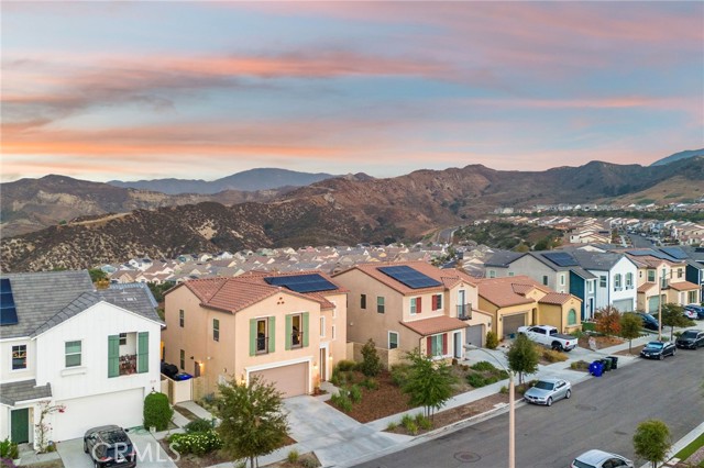 Detail Gallery Image 1 of 41 For 25140 Golden Maple Dr, Canyon Country,  CA 91387 - 4 Beds | 3 Baths