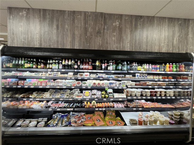 1511 E Washington Boulevard, Pasadena CA: https://media.crmls.org/medias/4704f79b-a44f-4b7b-8a39-e2172bc41b84.jpg