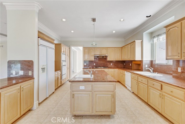 134 E Las Flores Ave, Arcadia CA: https://media.crmls.org/medias/47053b90-d7c2-400d-b73c-7b75cae32deb.jpg