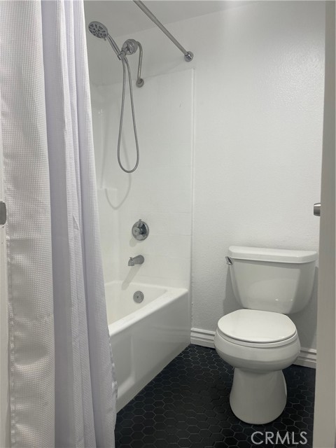 5515 Canoga Avenue, Woodland Hills CA: https://media.crmls.org/medias/47056c8c-ed9b-45b8-bb58-3f16666aeb2e.jpg