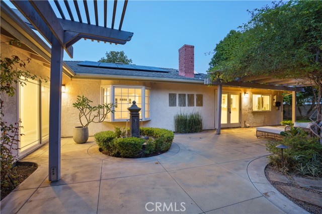 13811 Palace Way, Tustin CA: https://media.crmls.org/medias/47057643-f243-4641-95a2-272e93b9d9e2.jpg