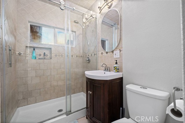 Detail Gallery Image 8 of 20 For 4131 Charlemagne Ave, Long Beach,  CA 90808 - 5 Beds | 3/1 Baths