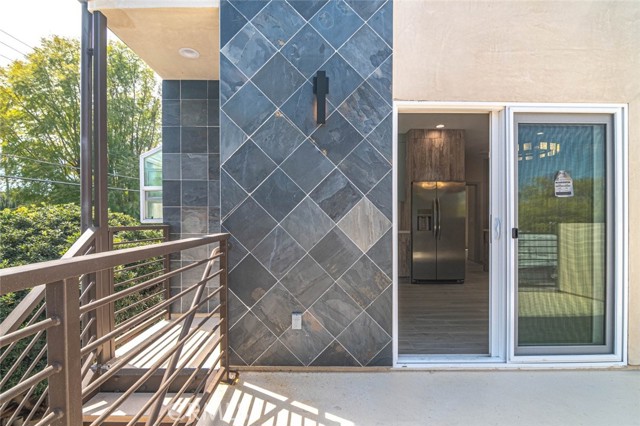 Detail Gallery Image 12 of 31 For 18750 Collins St, Tarzana,  CA 91356 - 7 Beds | 6 Baths