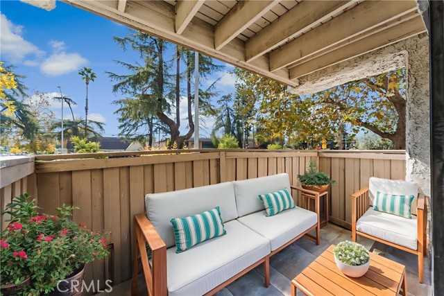 Detail Gallery Image 11 of 48 For 15511 Sherman Way #1,  Van Nuys,  CA 91406 - 2 Beds | 2 Baths