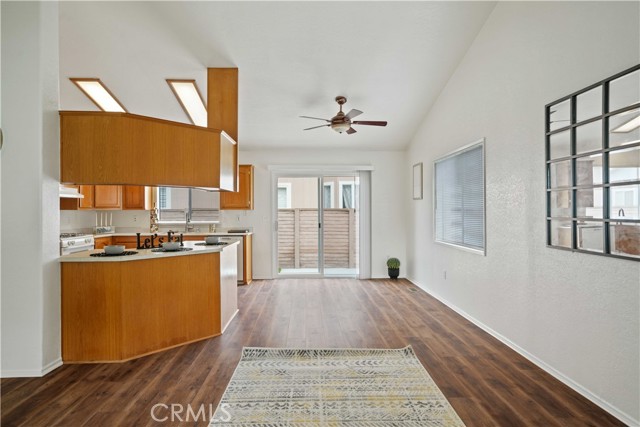 Detail Gallery Image 6 of 26 For 19853 Cottonwood Dr, Canyon Country,  CA 91351 - 2 Beds | 2 Baths