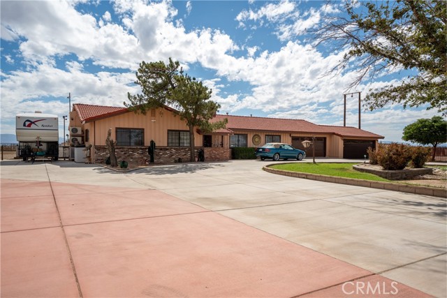 8212 E Avenue H, Lancaster CA: https://media.crmls.org/medias/47081a76-27e7-49fc-81a0-83c39574dd29.jpg