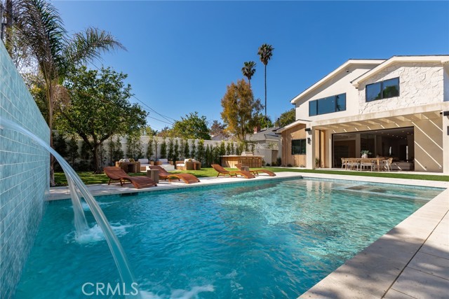 22640 Clarendon Street, Woodland Hills CA: https://media.crmls.org/medias/47082a4b-799a-4401-bb8d-452f02b53d3e.jpg