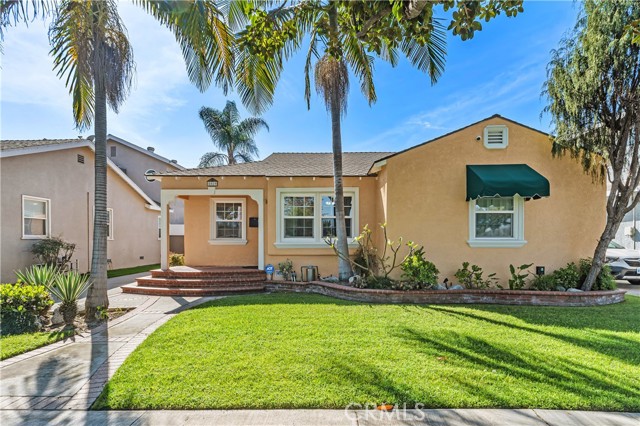 Detail Gallery Image 2 of 36 For 5919 Bellflower Bld, Lakewood,  CA 90713 - 3 Beds | 2 Baths