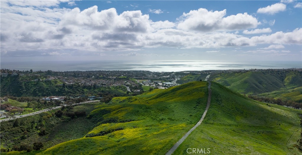 https://media.crmls.org/medias/47088255-f5d6-4d63-b169-4611383339fc.jpg?preset=X-Large