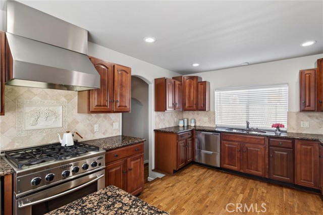 Detail Gallery Image 29 of 75 For 28 10th Ct (9th St Walkstreet), Hermosa Beach,  CA 90254 - 4 Beds | 3/2 Baths