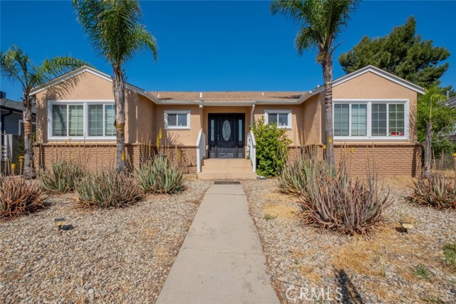 Detail Gallery Image 1 of 18 For 7857 Whitsett Ave, North Hollywood,  CA 91605 - 4 Beds | 3 Baths