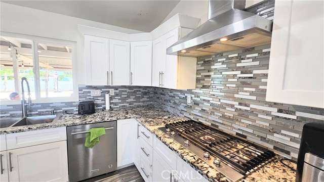 Detail Gallery Image 10 of 32 For 14230 Avenida Munoz, Riverside,  CA 92508 - 3 Beds | 2 Baths