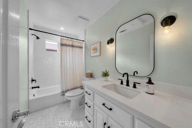 1817 Clark Lane, Redondo Beach CA: https://media.crmls.org/medias/4709a7df-a1fa-4c43-9c92-448954b59441.jpg