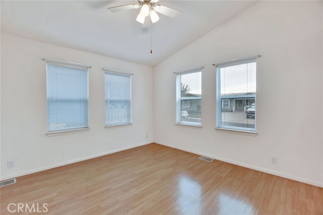 10961 Desert Lawn Drive, Calimesa CA: https://media.crmls.org/medias/4709e3ce-a7e2-463b-bdd5-bb58b93bb6f7.jpg